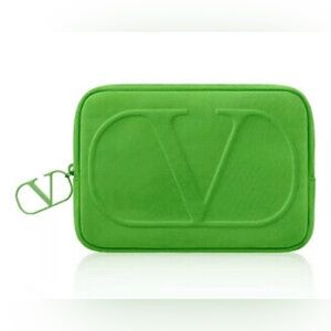 ❗️SOLD❗️Valentino Beauty Green Dopp Case